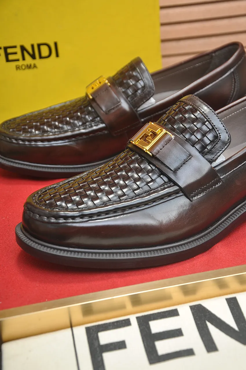 Men's shoes 💰500💶 [FENDI] The latest high-end men's shoes in Hong Kong! Original quality. The upper is made of imported cowhide material and cowhide lining! Super comfortable on the foot, original wear-resistant outsole, luxurious, fashionable, casual and versatile! Size: 38-45 (45 customized)